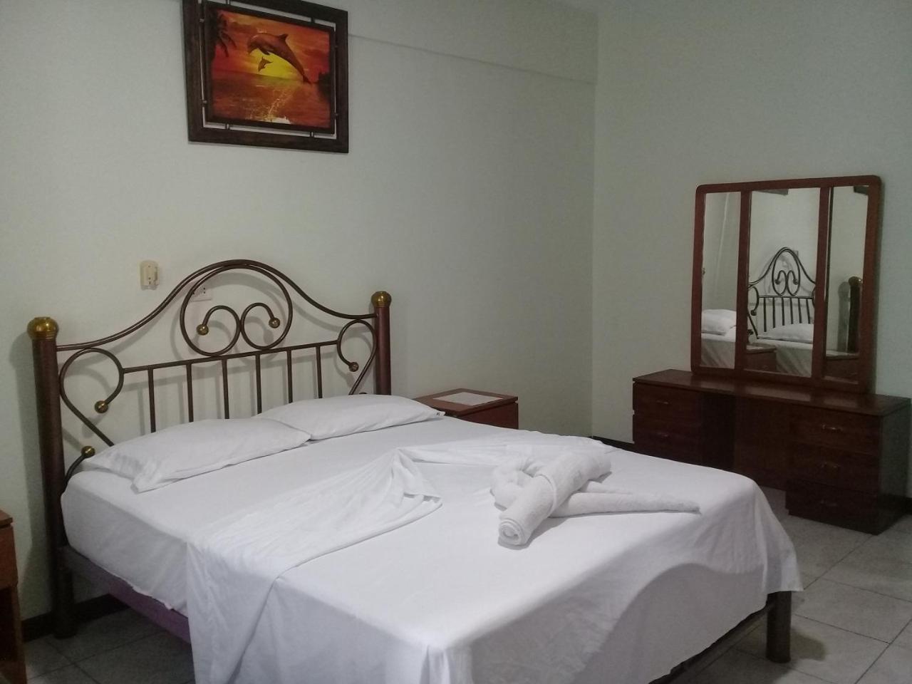 Hostal Ibiza Санта-Крус-де-ла-Сьерра Экстерьер фото