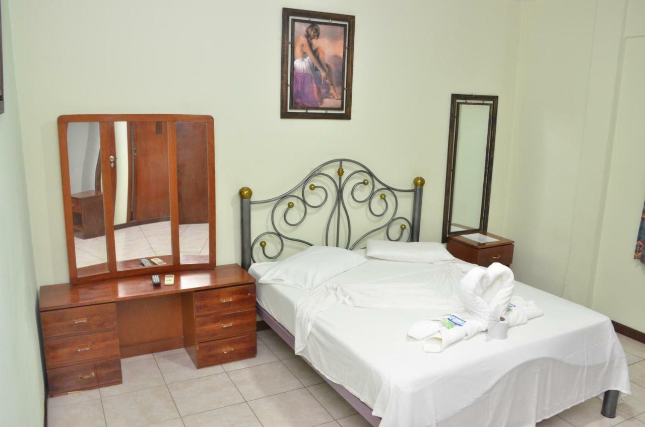 Hostal Ibiza Санта-Крус-де-ла-Сьерра Экстерьер фото